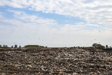پهنه جدید زباله در جنوب گیلان فاصله زیادی با سفیدرود دارد