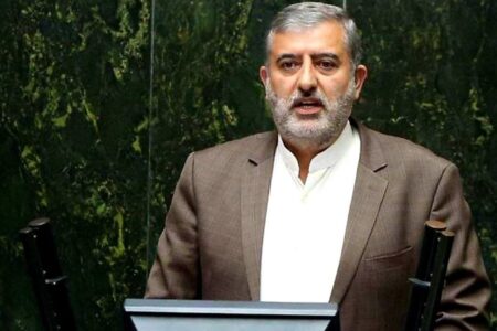 نه تنها بنده بلکه اطرافیانم خودرویی دریافت نکرده‌اند؛ مدعیان سند بیاورند، خودرو برای خودشان
