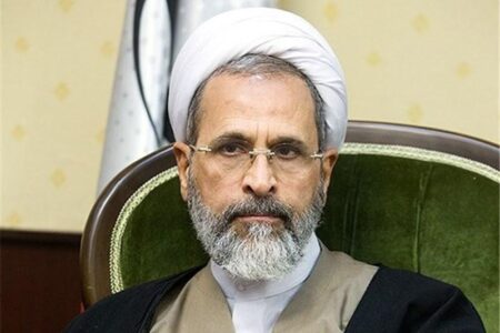 غصه می خورم وقتی می بینم که چقدر انقلاب ما در دنیا خریدار دارد