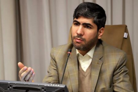 میثم لطیفی باید از سازمان اداری و استخدامی خداحافظی کند!