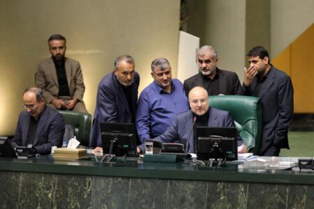 وحدت یا وزن‌کِشی در اردوگاه اصولگرایی؟