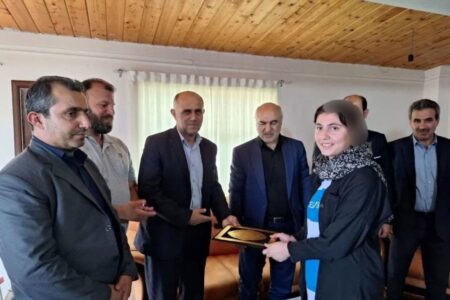 مدیر روابط عمومی فرمانداری کلاردشت به علت انتشار تصویر بی حجاب یک ورزشکار برکنار شد