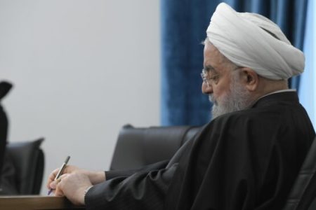 حسن روحانی در دیدار اعضای تحریریه روزنامه اعتماد: دولت دوازدهم برای خرید واکسن کرونا ایستادگی کرد