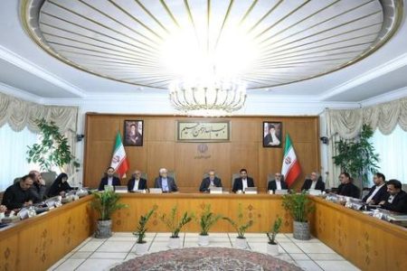 روزنامه هم میهن : باور کنید دولت سیزدهم رفته و دولت چهاردهم آمده/ تندروها به چه چیزی ایراد می‌گیرند؟