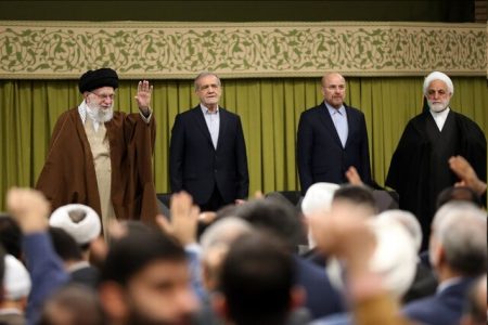 دولت آمریکا زیر نفوذ قدرتمندان مالی دنیاست | غزه رژیم صهیونیستی را به زانو درآورد، این شوخی است؟