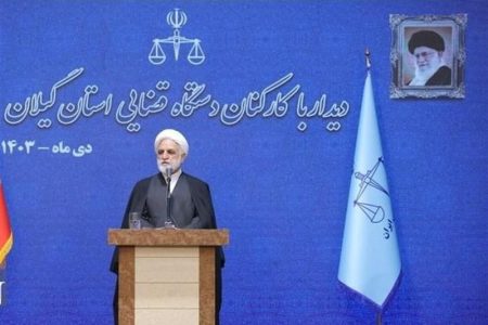 تالاب انزلی دچار نابودی شده و نفس‌های آخر خود را می‌کشد باید آن را احیا کنیم