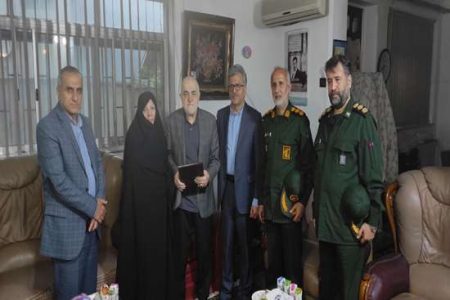تجلیل از مقام شامخ شهدای مدافع سلامت گیلان در هفته سلامت