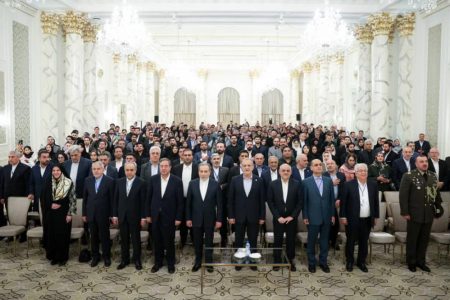 دیدار ایرانیان مقیم جمهوری آذربایجان با رئیس جمهور برگزار شد