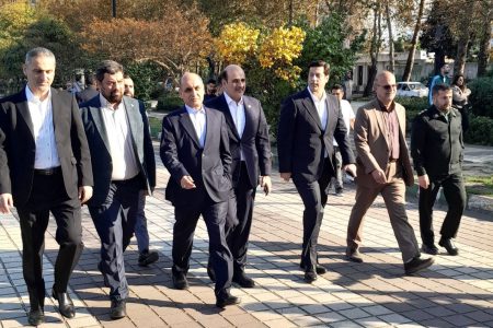 در اسلوب مدیریتی دکتر حق شناس مدیریت خردمندانه ، انسانی و اخلاق محور بر مدیریت هوشمندانه ارجحیت دارد.