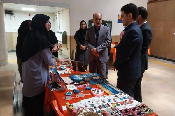بازدید مدیرکل بهزیستی گیلان از نمایشگاه دستاوردهای توانخواهان به مناسبت هفته بهزیستی