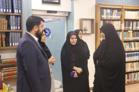 بازدید رئیس مرکز امور زنان و خانواده وزارت کشور از کتابخانه مرکزی رشت