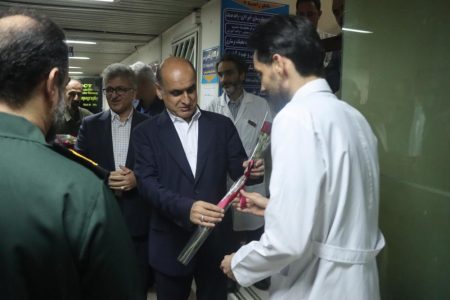تجلیل استاندار از قهرمانان بی‌ادعای سلامت در رشت