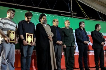 تجلیل دکتر مسچیان،فرماندار و امام جمعه لاهیجان از رتبههای برتر کنکور سراسری
