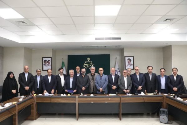دکتر حق شناس،استاندار پرتلاش گیلان خواستار ترمیم حقوق کارکنان و متناسب‌سازی حقوق بازنشستگان وزارت کشور شد